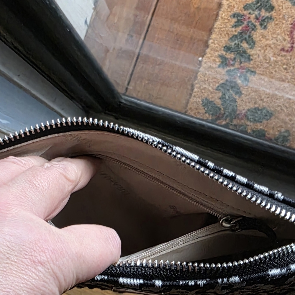 SALE ๐ด๓ ง๓ ข๓ ณ๓ ฃ๓ ด๓ ฟ Brahmin Adia Wristlet Featured In Charcoal Luxe Leisure NWT - Picture 12 of 14